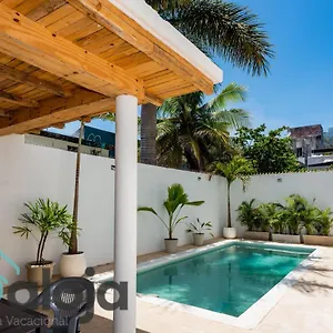 Pensión Vica Con Piscina En La Entrada De La Zona Hotelera