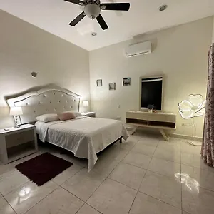 Bed and breakfast Casa Sasha's Mini Palace